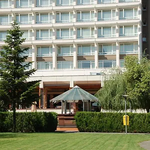 Ramada By Wyndham Parc Отель